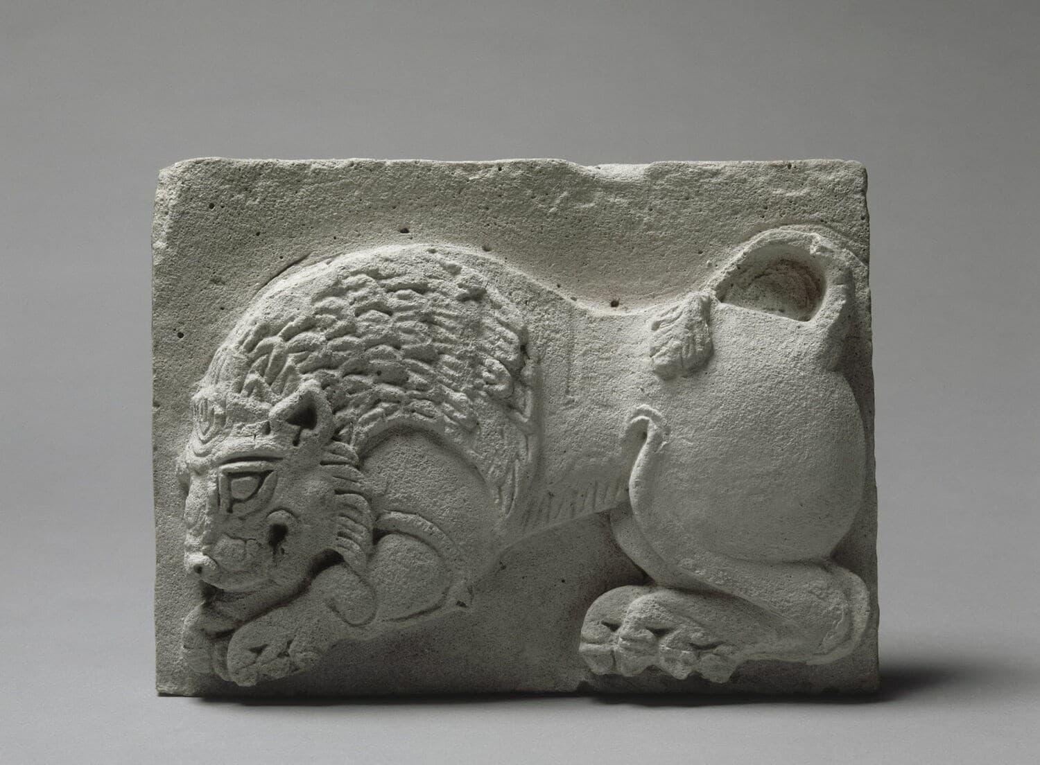 نقشبرجسته گچی شیر ساسانی